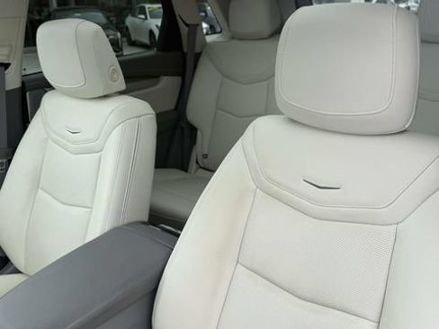 Certified 2024 Cadillac XT5 Premium Luxury AWD/4WD image 17