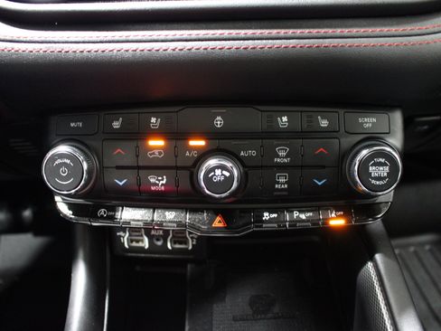Used 2023 Dodge Durango GT RWD image 18