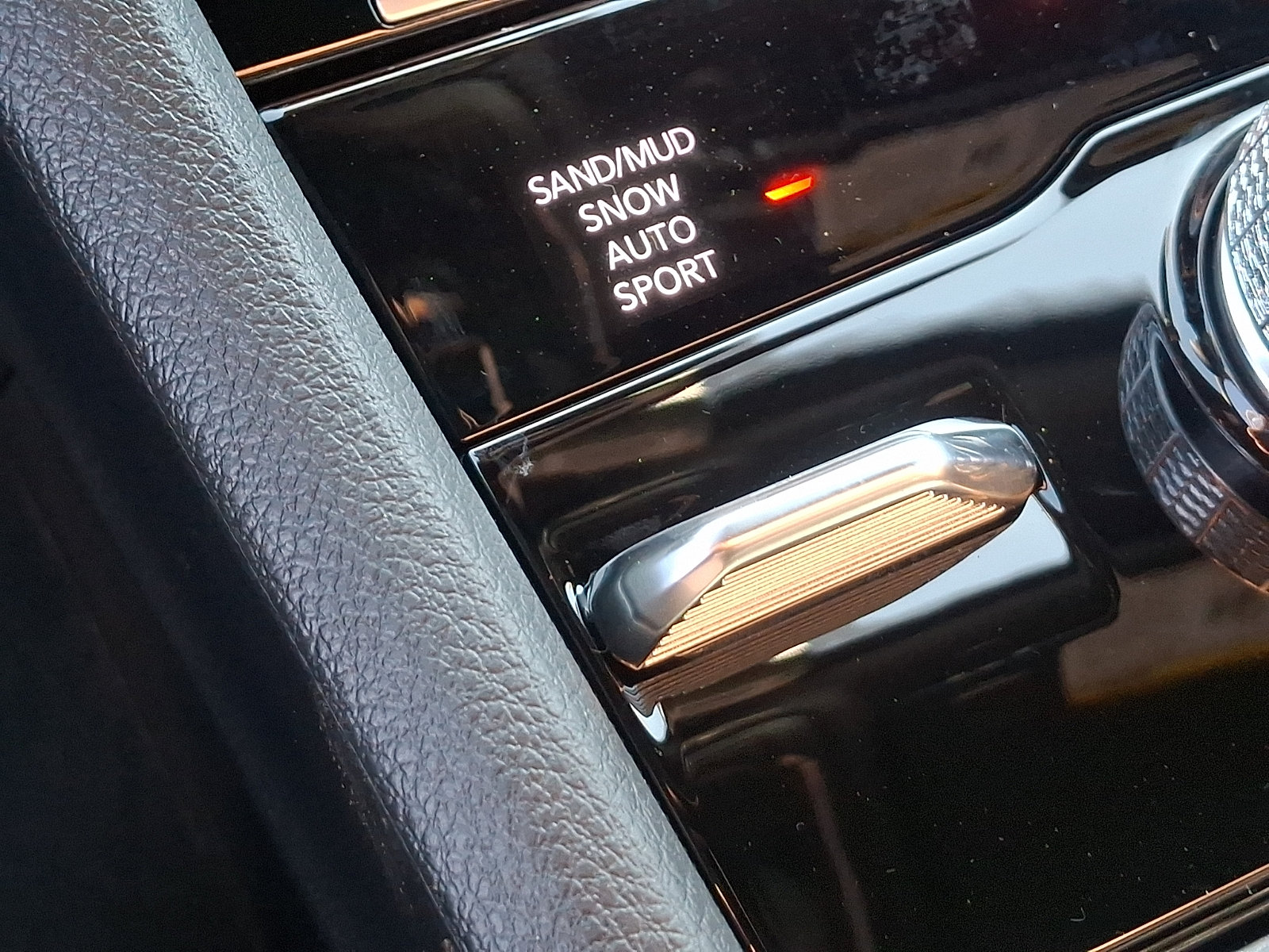 New 2026 Jeep Grand Cherokee Altitude AWD/4WD image 18