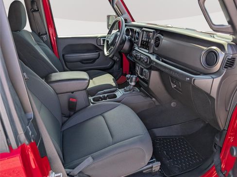 Used 2021 Jeep Wrangler Sport AWD/4WD image 10