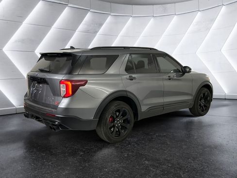 Used 2022 Ford Explorer ST w/ Equipment Group 401A AWD/4WD image 4