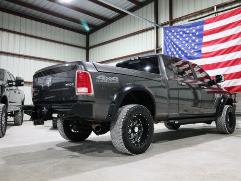 Used 2018 RAM 2500 Laramie w/ Off Road Package AWD/4WD image 12