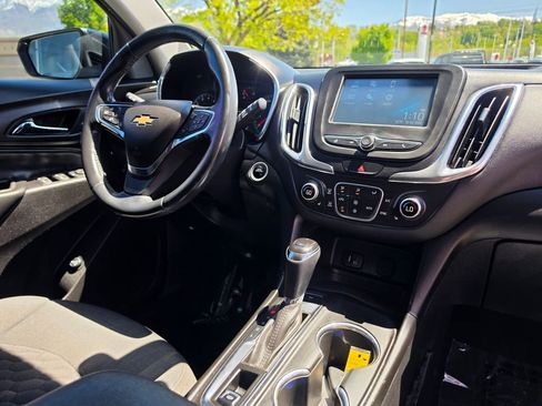 Used 2018 Chevrolet Equinox LT AWD/4WD image 16