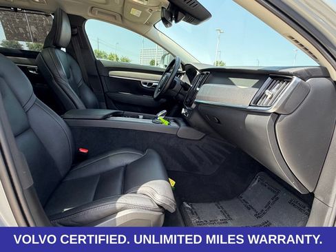 Certified 2025 Volvo V90 B6 Cross Country Ultra AWD/4WD image 33