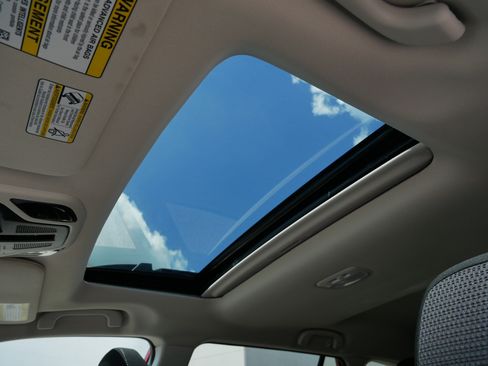 Certified 2025 Subaru Outback Premium AWD/4WD image 32