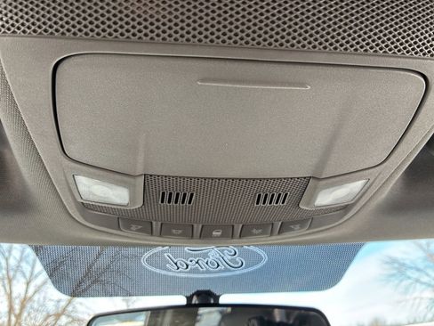 Used 2015 Ford F150 XLT image 12