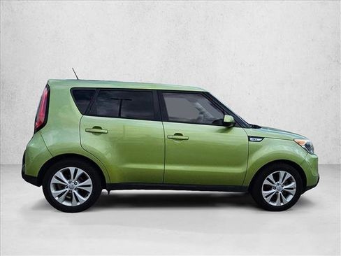 Used 2016 Kia Soul + FWD image 4