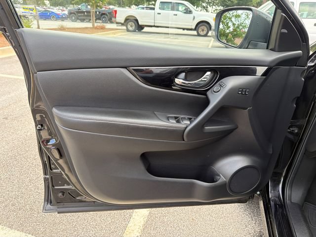 Used 2022 Nissan Rogue Sport SL w/ Premium Package FWD image 10