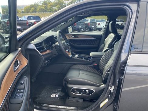 New 2025 Jeep Grand Cherokee L Summit image 16