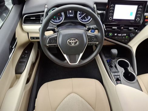 Certified 2022 Toyota Camry LE image 20