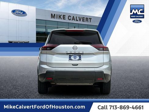 Used 2024 Nissan Rogue S FWD image 4