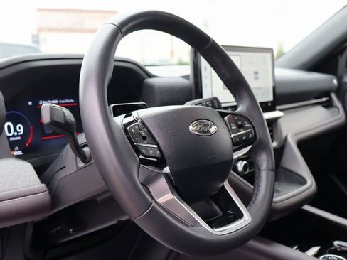 Used 2025 Ford Explorer Platinum w/ LUX Leather Package AWD/4WD image 25