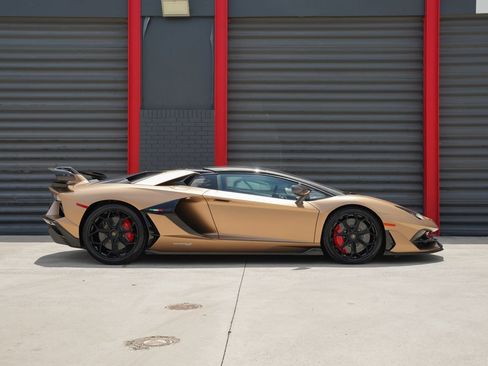 Used 2020 Lamborghini Aventador SVJ AWD/4WD image 12