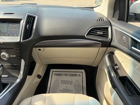 Used 2018 Ford Edge Titanium w/ Equipment Group 301A AWD/4WD image 22