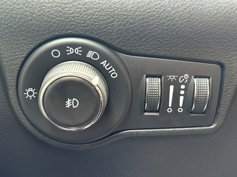 Used 2024 Jeep Compass Limited AWD/4WD image 3