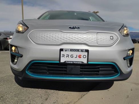 Used 2021 Kia Niro EX Premium w/ Cold Weather Package image 5