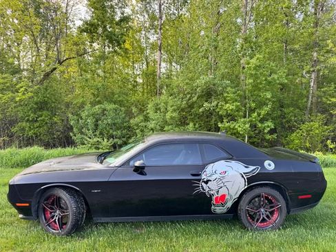 Used 2016 Dodge Challenger R/T Plus RWD image 2