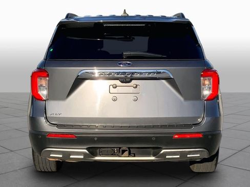 Used 2022 Ford Explorer XLT w/ Equipment Group 202A RWD image 5