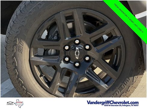 Used 2023 Chevrolet Colorado Trail Boss w/ Technology Package AWD/4WD image 8