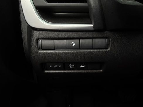 Used 2025 Nissan Rogue SV FWD image 22