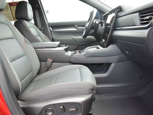 Used 2026 GMC Terrain AT4 w/ Convenience Package III AWD/4WD image 4