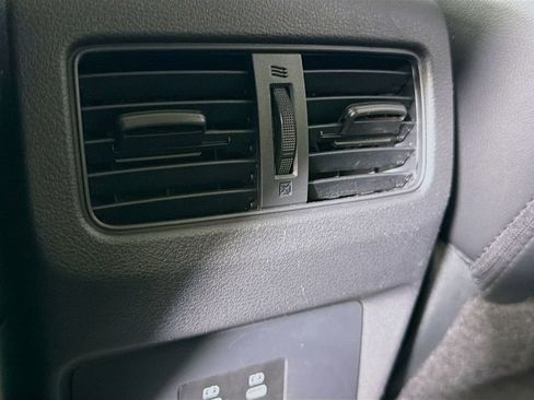 Used 2024 Nissan Rogue SL FWD image 28