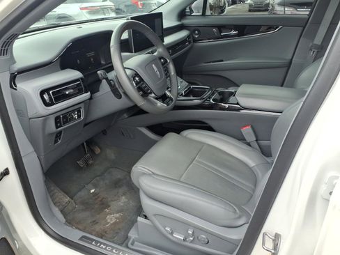 Used 2023 Lincoln Nautilus Reserve w/ Equipment Group 201A image 12