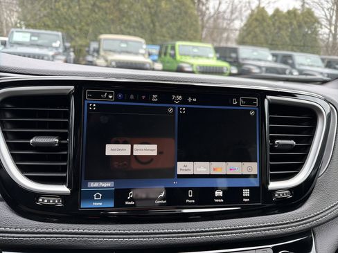 New 2026 Chrysler Pacifica Select AWD/4WD image 19