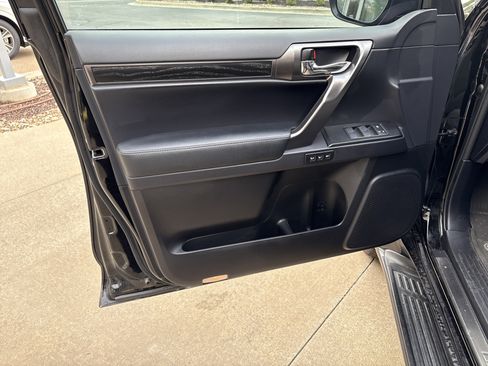 Used 2023 Lexus GX 460 w/ Black Line Special Edition image 14