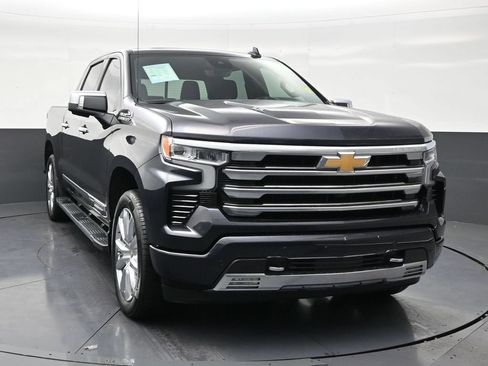 Used 2024 Chevrolet Silverado 1500 High Country w/ High Country Premium Package AWD/4WD image 7