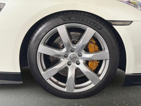 Used 2009 Nissan GT-R Premium AWD/4WD image 20