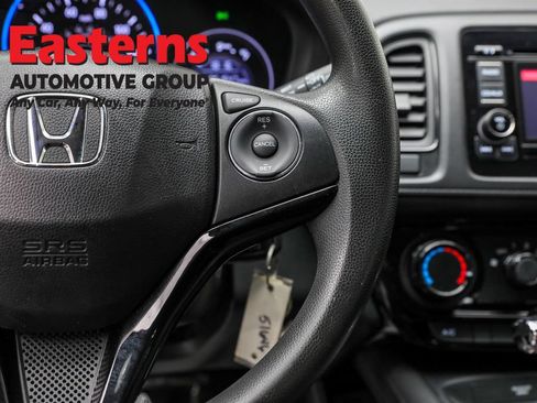 Used 2018 Honda HR-V LX image 16