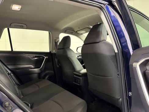 Used 2025 Toyota RAV4 XLE image 18