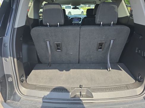 Used 2020 GMC Acadia SLE w/ Driver Convenience Package FWD image 16