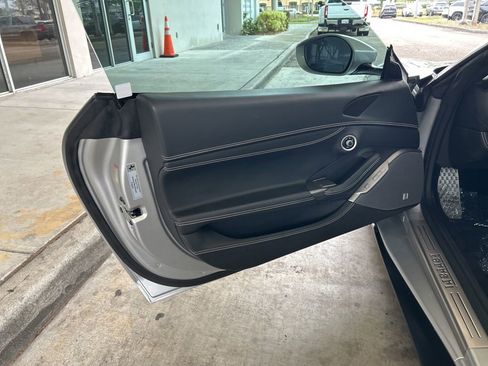 Used 2019 Ferrari Portofino Base image 49