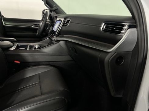 Used 2023 Jeep Wagoneer L Series III w/ Preferred Equipment Group image 13