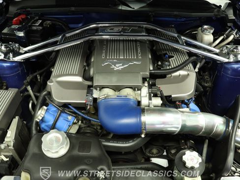 Used 2009 Ford Mustang GT RWD image 3
