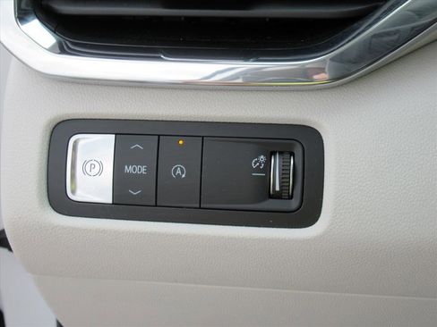 Used 2024 GMC Acadia Denali w/ Super Cruise Package image 19