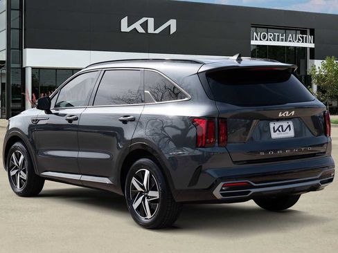 Certified 2022 Kia Sorento S image 5