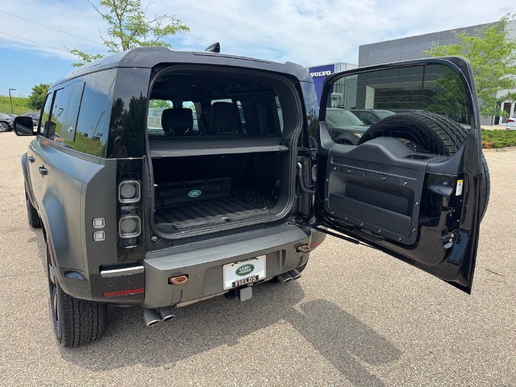 Used 2024 Land Rover Defender 110 Carpathian Edition AWD/4WD image 5
