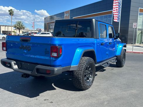 Used 2023 Jeep Gladiator Sport image 4