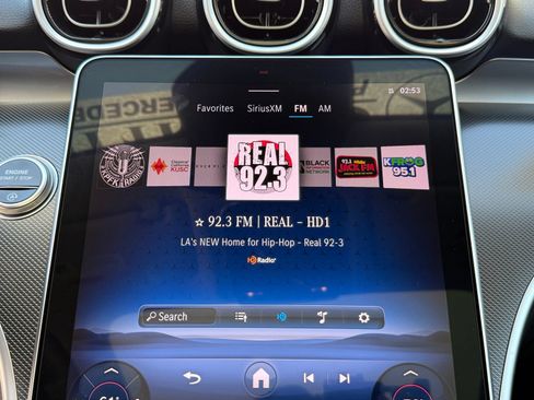 Used 2025 Mercedes-Benz C 300 Sedan image 34