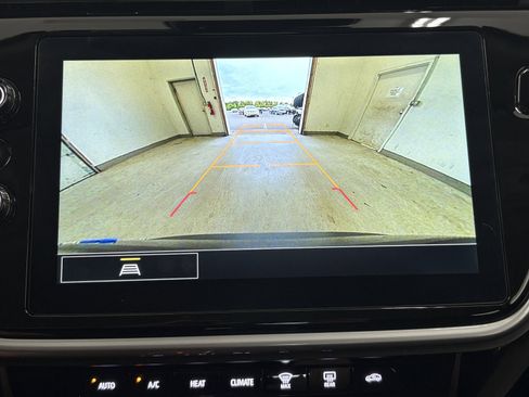 Used 2023 Chevrolet Bolt EUV LT image 15