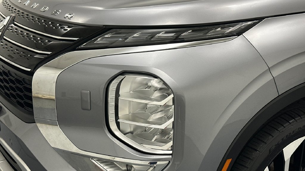 Used 2023 Mitsubishi Outlander SEL AWD/4WD image 21