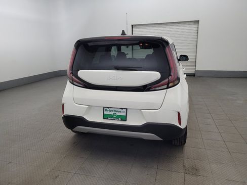 Used 2025 Kia Soul LX image 7