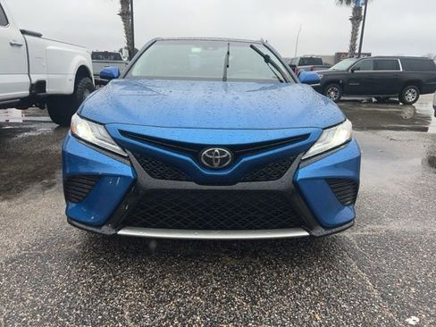 Used 2020 Toyota Camry XSE image 9