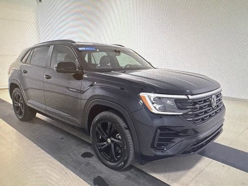 Used 2025 Volkswagen Atlas Cross Sport SEL R-Line AWD/4WD image 3