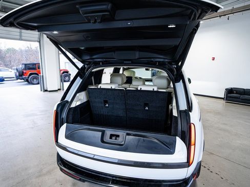 Used 2025 Land Rover Range Rover Long Wheelbase Autobiography image 57