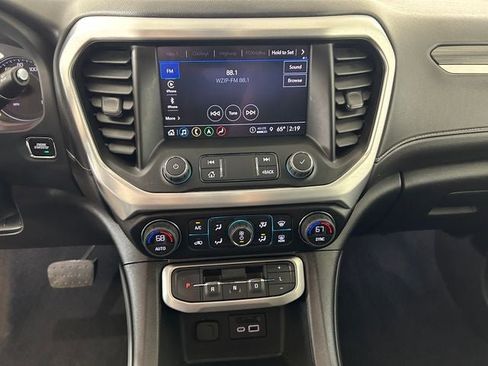 Used 2023 GMC Acadia SLT FWD image 22