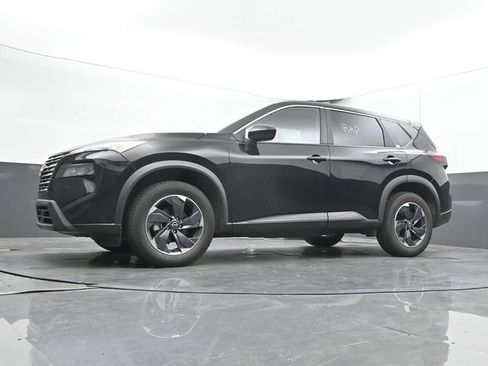 Used 2025 Nissan Rogue SV AWD/4WD image 28